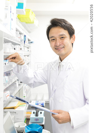 Pharmacy dispensing pharmacy Pharmacy dispensing pharmacy 42020556