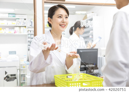 Pharmacy dispensing pharmacy Pharmacy dispensing pharmacy 42020751