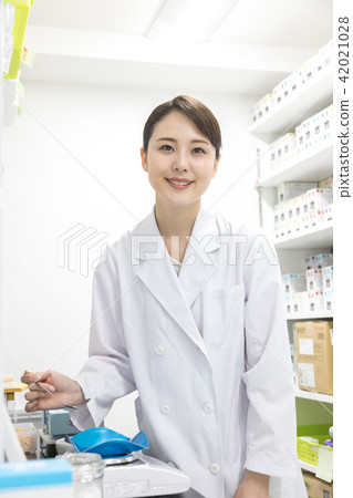 Pharmacy dispensing pharmacy Pharmacy dispensing pharmacy 42021028