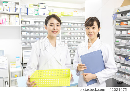 Pharmacy dispensing pharmacy 42021475