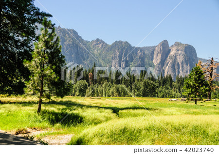Yosemite Valley on a Summer afternoon 42023740