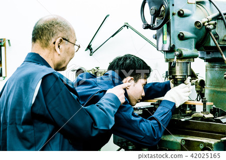 Apprentice by Manufacturing Engineer 42025165