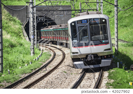 [東急田園都市線5000系列塔馬廣場站] 42027902