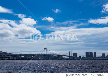 (東京 - 都市風景)在從海濱公園4看的彩虹橋樑邊的風景 (東京 - 都市風景)在從海濱公園4看的彩虹橋樑邊的風景 42028669