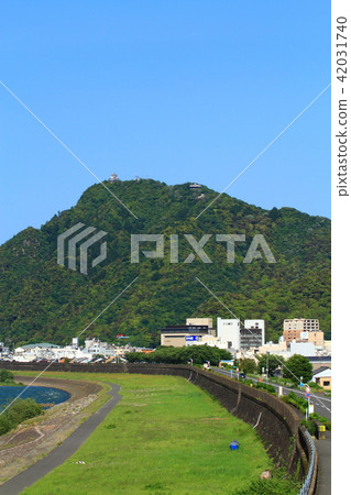 Nagara River and Gifu Castle Nagara River and Gifu Castle 42031740