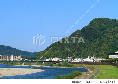 Nagara River and Gifu Castle Nagara River and Gifu Castle 42031741