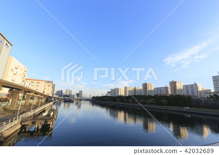 漁村景觀（東京，Otorikawa，冬季） 42032689