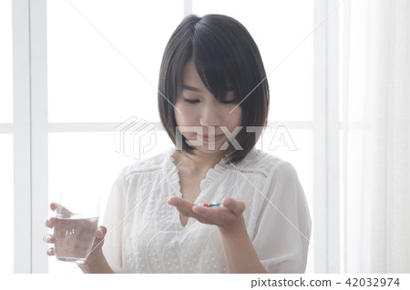 Sick girl 42032974