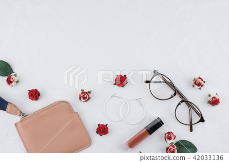 Women accessories with red rose paper flowers Women accessories with red rose paper flowers 42033136