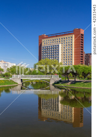 Multi-storey building in a green residential area 42033443
