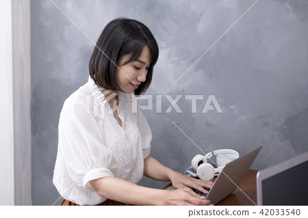 Girl online 42033540