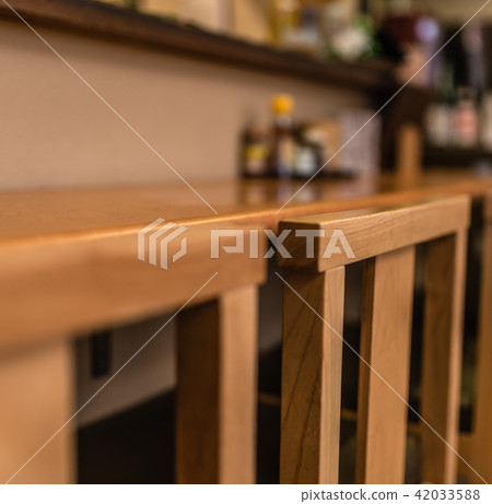 In a restaurant 42033588