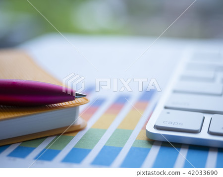 商業形象·圖形·鍵盤·筆記本·女性 42033690