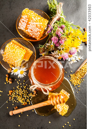 Honey jar and dipper Honey jar and dipper 42033983