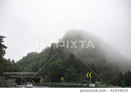 Dense fog Dense fog 42034020