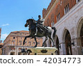 Two bronze statues of Alessandro Farnese 42034773