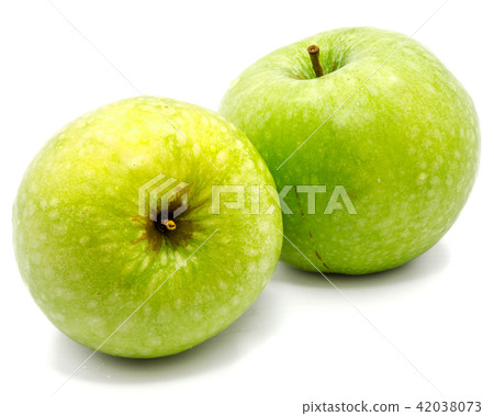 Apple granny smith isolated on white Apple granny smith isolated on white 42038073