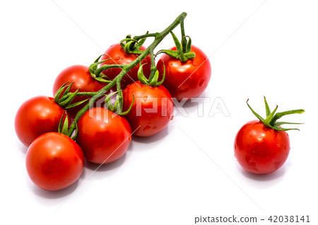 Red cherry tomatoe isolated Red cherry tomatoe isolated 42038141