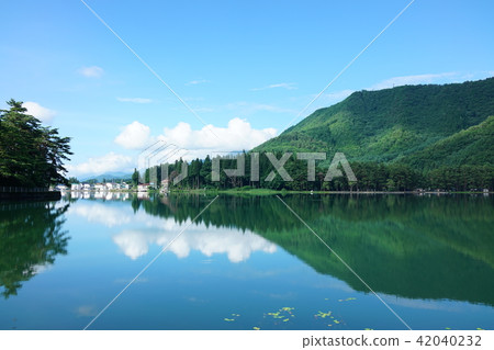 清晨Kizaki湖水彩7月大町 42040232