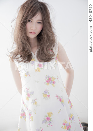 Yuufuwa Semi Long Hair Japanese Hairstyle Stock Photo 42040730