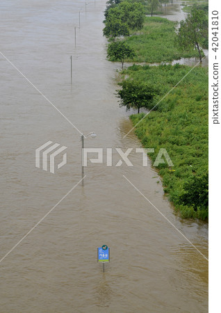 洪水 洪水 42041810