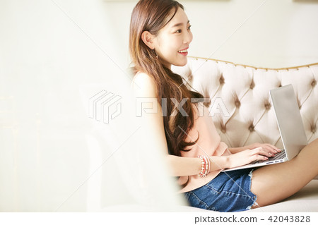 Woman relax Woman relax 42043828