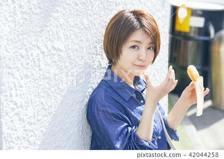 一個走路的女人 一個走路的女人 42044258