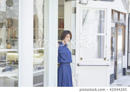 走女性肖像 42044265