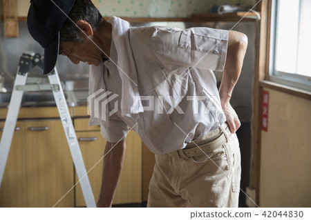 Senior in cleaning industry Senior in cleaning industry 42044830