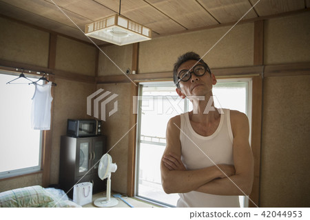 破佈公寓的居民 破佈公寓的居民 42044953