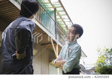 業主和承包商 42045095