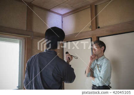 Owners and contractors 42045105