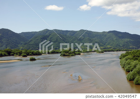 Hii-river in early summer 42049547