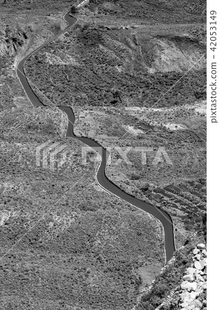 Curvy road in Lanzarote in black and white 42053149