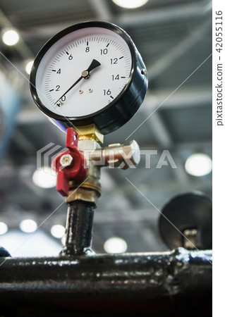 pressure gauge for measuring installed in water or gas systems  42055116