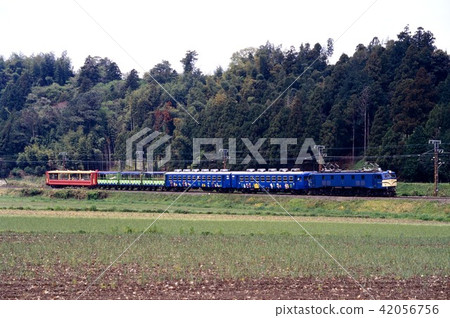 1994 EF58157 truck family running on the Iida Line 1994 EF58157 truck family running on the Iida Line 42056756