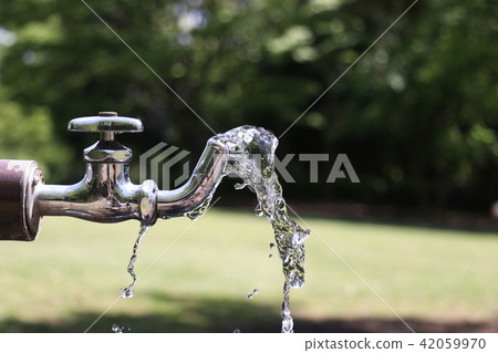 Tap water 42059970
