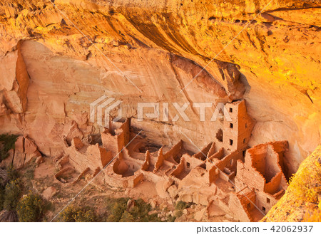 Mesa Verde - Square House Ruin Mesa Verde - Square House Ruin 42062937