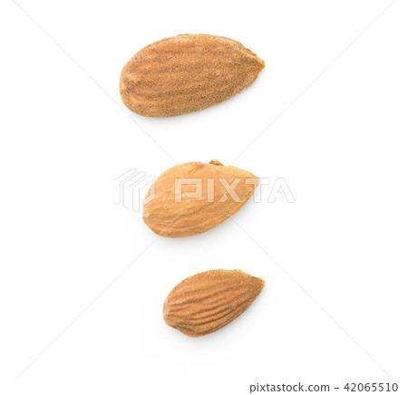 Raw almonds isolated on white 42065510