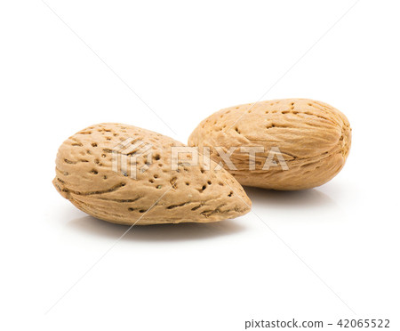 Raw almonds isolated on white 42065522