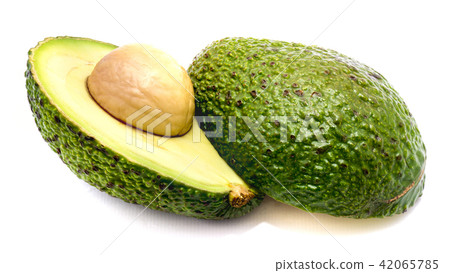 Avocado isolated on white 42065785