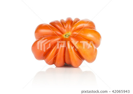 Fresh Raw Beef Tomato isolated on white 42065943