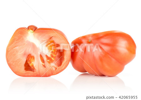 Fresh Raw Beef Tomato isolated on white 42065955