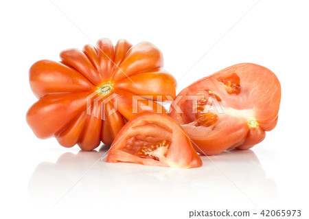 Fresh Raw Beef Tomato isolated on white 42065973