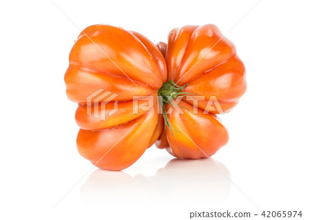 Fresh Raw Beef Tomato isolated on white 42065974