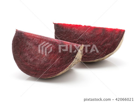 Raw beetroot isolated on white 42066021