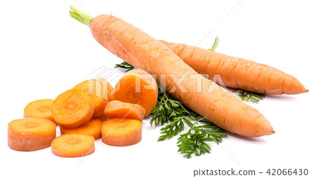 Raw carrot isolated on white 42066430