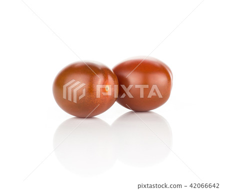 Fresh cherry tomato isolated on white Fresh cherry tomato isolated on white 42066642