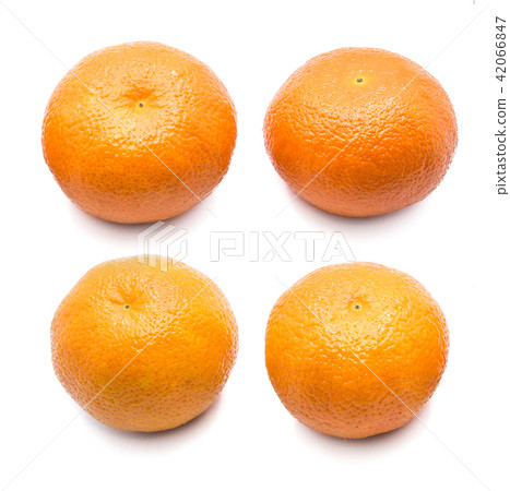 Fresh clementine isolated on white 42066847