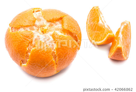 Fresh clementine isolated on white 42066862